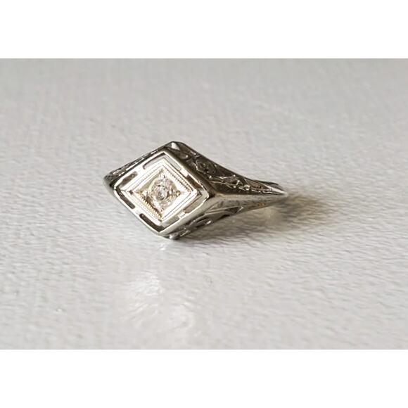 Antique 1920s 18K Solid Gold European Cut Diamond Ring - Picture 1 of 10